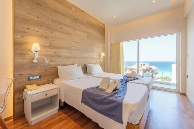 غرفة بإطلالة جزئية على البحر، Arte Hotel 3/8