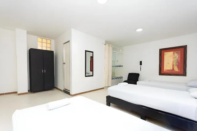 غرفة رباعية بسرير مزدوج، Hotel Villa Real 2/6