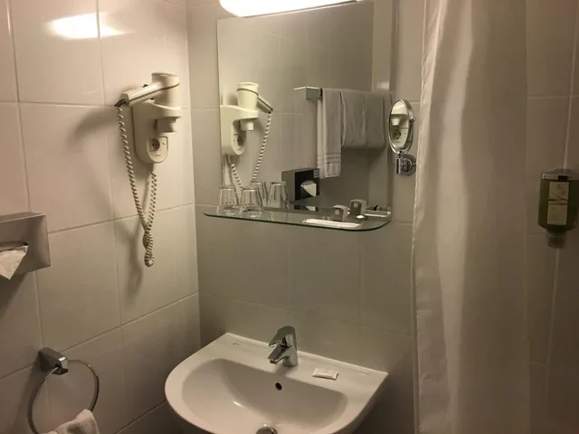 غرفة قياسية مفردة، rugs HOTEL Koln 6/11