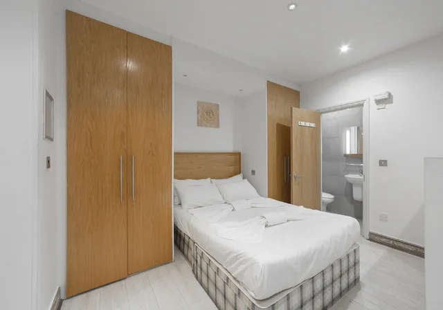 استوديو سوبيريور بسرير مزدوج وسرير فردي بمطبخ، Hyde Park Superior Apartments 1/5