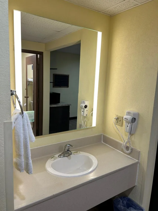 جناح عائلي بسرير كينج وسرير بطابقين، Super 8 by Wyndham Gettysburg 8/13