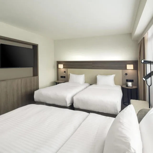 Executive, Twin Beds, Sofa, AC Hotel by Marriott Birmingham NEC and Airport 2/4