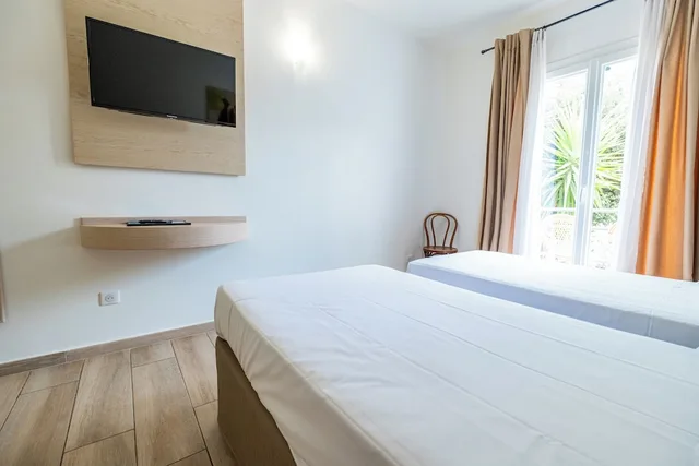 Comfort, Queen Bed, Hôtel Les Mouettes 2/5