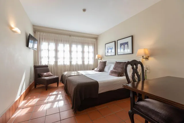 Room, Double or Twin Bed, San Antonio El Real 2/10