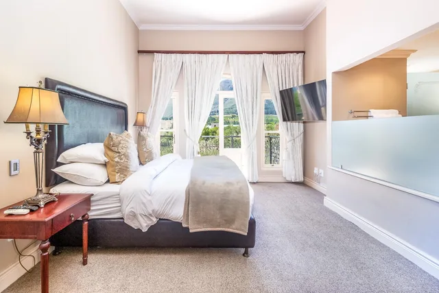فيلا بإطلالة على البحيرة بغرفتي نوم، L Ermitage Franschhoek Chateau Villas 5/6