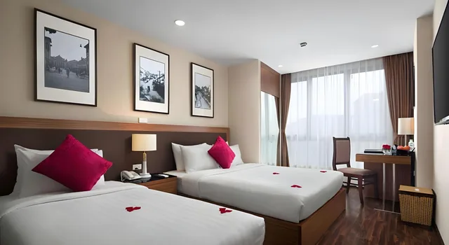 غرفة قياسية بسرير كوين، Golden Moon Suite Hotel 3/4