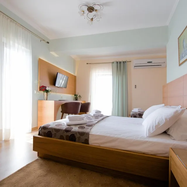 غرفة ديلوكس ثلاثية، Olympion Hotel 4/10