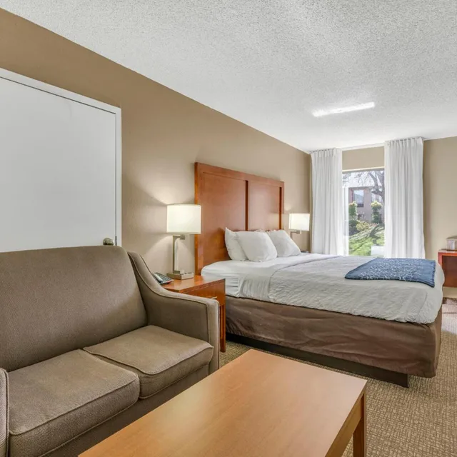 جناح، Bristol Arcadia Inn 2/10
