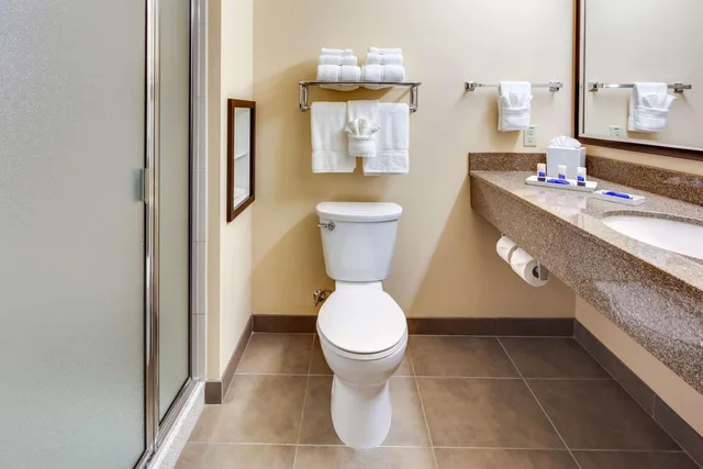 جناح بسريرين كينج مع أريكة، Best Western Plus Arlington/Marysville 4/4