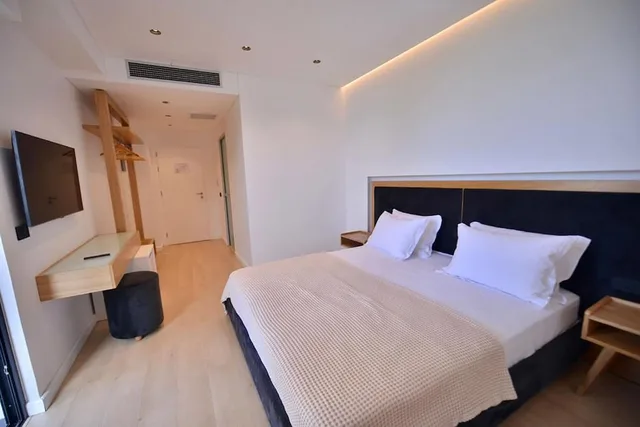 غرفة ديلوكس بسرير مزدوج بإطلالة على الحديقة، Hotel Nertili 1/4