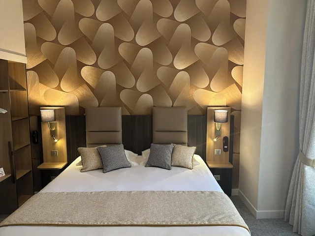 Plus, Comfort, Family, Triple, 1 Queen and 1 Single Bed، Citotel Arverna Vichy 7/10