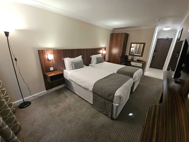 غرفة قياسية بسريرين منفصلين، Dancenter Lux Resort London City M25 4/7