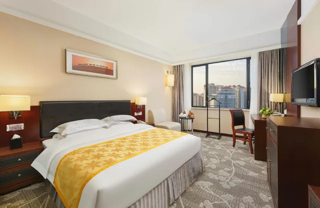 غرفة ديلوكس بسرير كوين، Golden Gulf Hotel Shantou 1/2