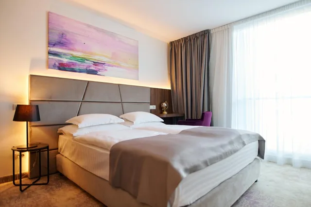 Superior, Family, Sea Side، Paris Hotel 3/10