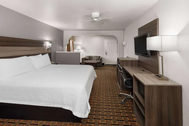 جناح استوديو بسرير كينج للمدخنين، Ramada Limited San Angelo 2/2