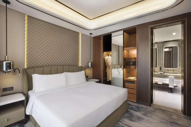 1 Bedroom, Superior, Suite, Burj Khalifa View، Embassy Suites by Hilton Dubai Business Bay 2/4