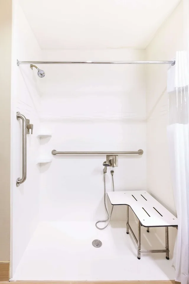 غرفة بسرير كينج لذوي الإعاقة، La Quinta Inn & Suites by Wyndham Rockport - Fulton 7/7