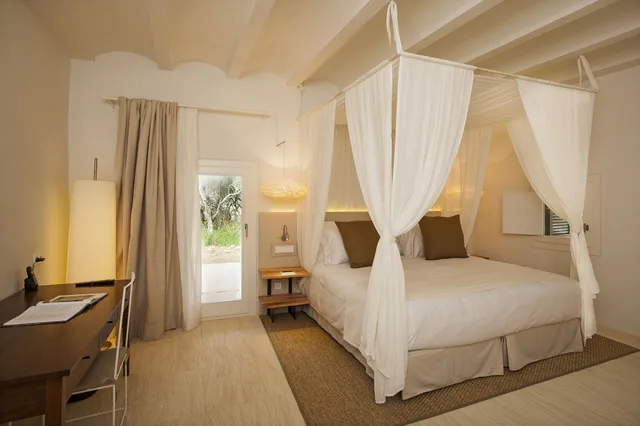غرفة بسرير كينج بإطلالة على الحديقة، Hotel Torralbenc 1/9