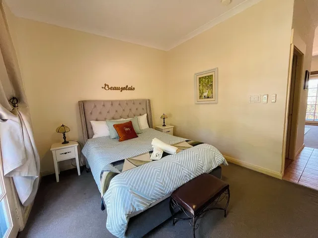 جناح بسرير كوين بشرفة بغرفة نوم واحدة، Villa Provence 1/7