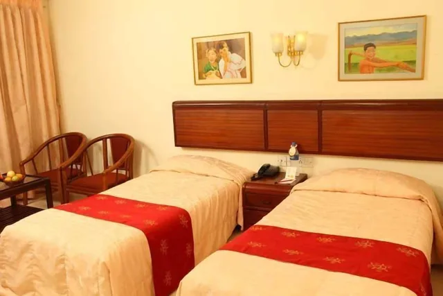غرفة سوبيريور بسرير فردي، Yuvarani Residency Hotel 3/8