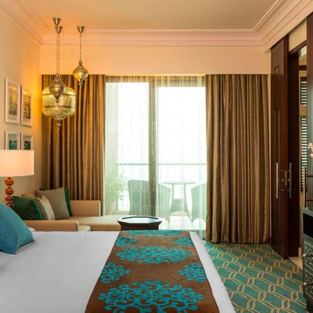 غرفة ديلوكس بسرير كينج بإطلالة على البحر بشرفة، Ajman Saray, a Luxury Collection Resort, Ajman 6/10