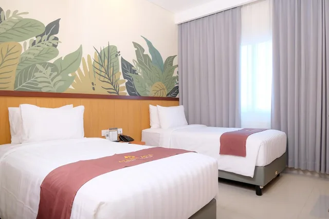 Family, 1 Queen and 1 Single Bed, Azana Asia Hotel Cilacap 1/4