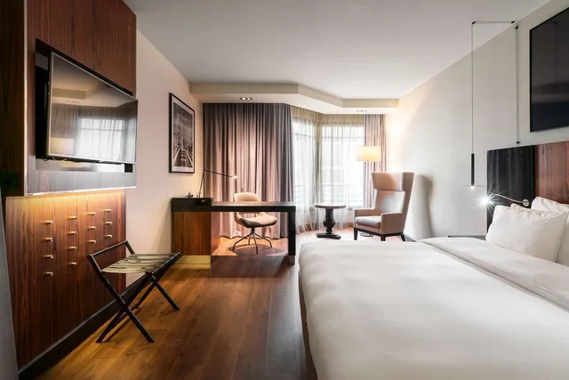 Collection, Premium، Radisson Collection Hotel, Grand Place Brussels 2/5