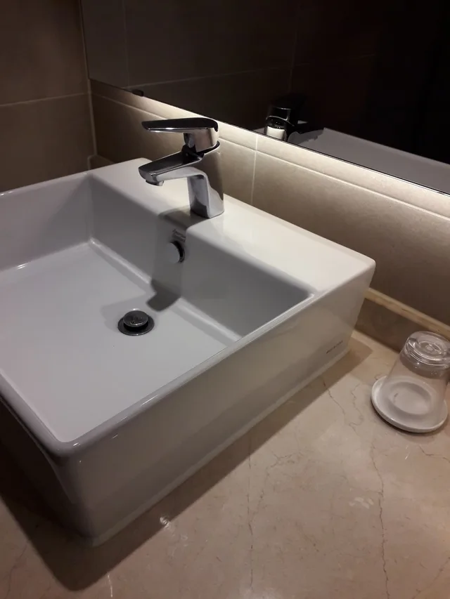 جناح ملكي، J Square Hotel 1/1