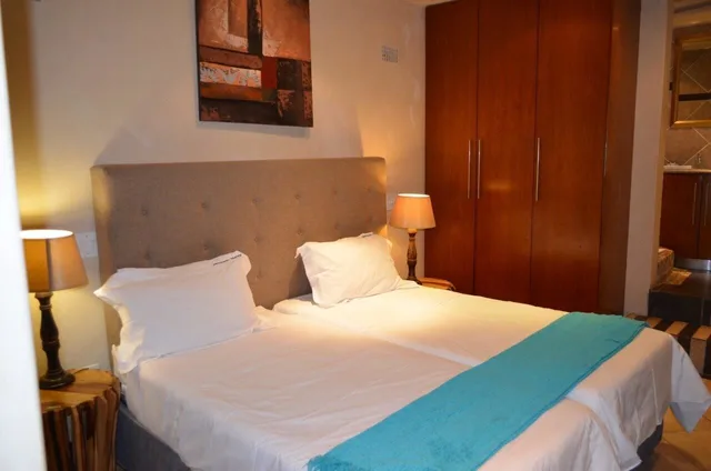 Select, King Bed، Elizabeth Manor 1/3