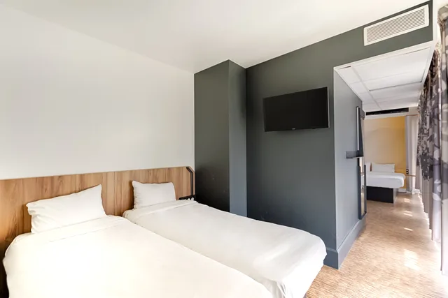 Standard, Quadruple, B B Hotel Marseille Center La Joliette 1/2