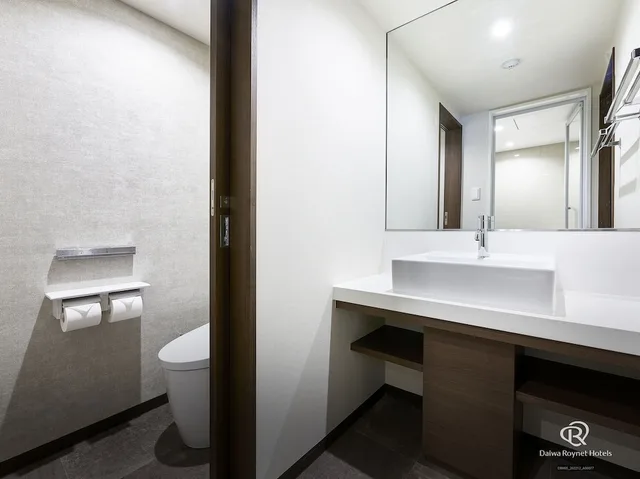 Junior Suite, 1 Single and 2 Double Beds, Daiwa Roynet Hotel Osaka Kitahama 2/2