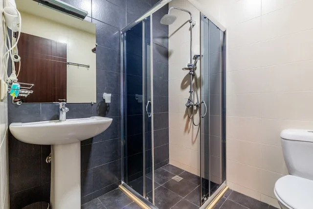Standard, Double Bed, Courtyard View, Balcony, HOTEL MARLYN 4/6