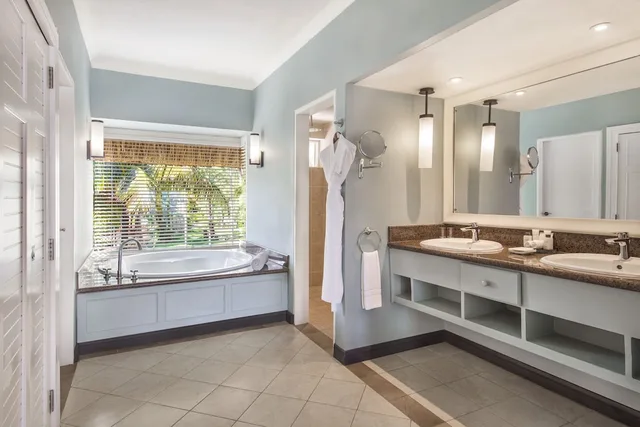 غرفة بسريرين منفصلين بإطلالة على البحر، Outrigger Mauritius Beach Resort 10/10