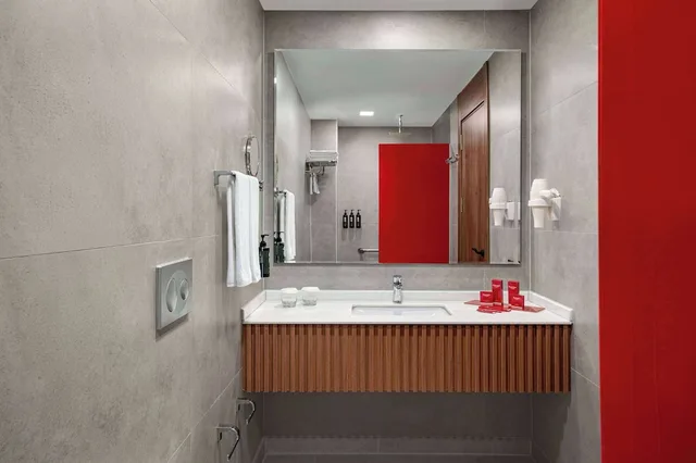 غرفة ديلوكس بسريرين منفصلين، Ramada by Wyndham Gaziantep 2/2