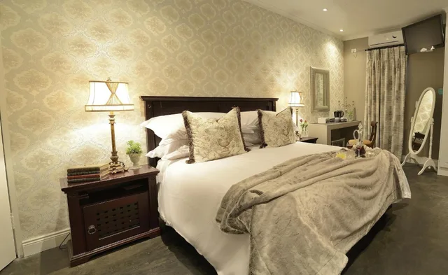 Suite, Duke And Duchess Boutique Hotel 2/8