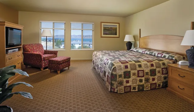 1 Bedroom, Condo, Standard, King Bed, Queen Murphy Bed, Worldmark Bear Lake 1/2