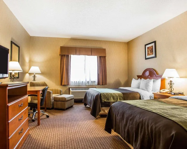غرفة بسرير كينج للمدخنين، Quality Inn Sidney OH 2/3