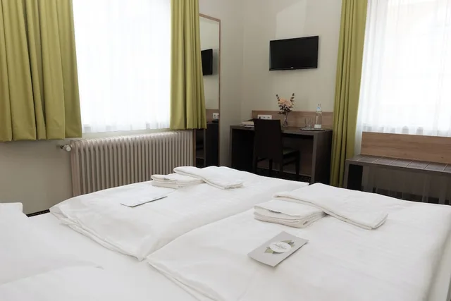 غرفة عائلية بسرير كينج وسرير كوين بغرفتي نوم، Hotel Lindenhof 5/6