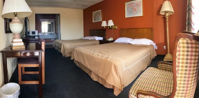 غرفة بسريرين كوين، Executive Inn 2/3