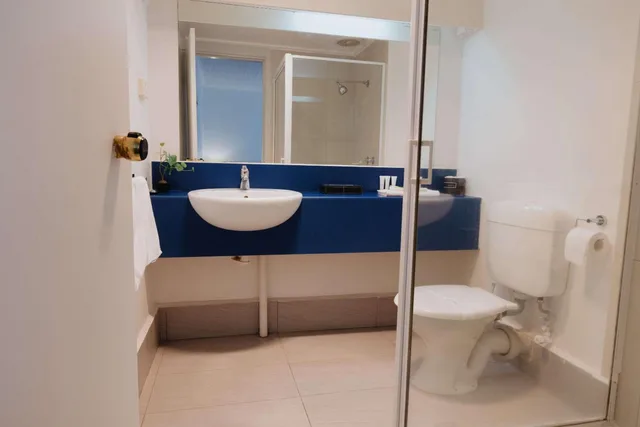 Standard, Queen Bed, Comfort Inn Traralgon 6/7