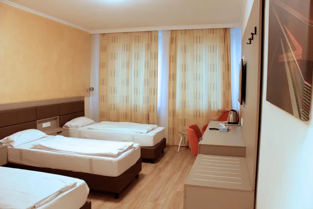 غرفة ثلاثية، Isar City Hotel 1/1