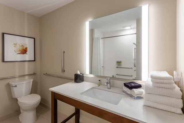 Suite, Queen Bed, Hawthorn Suites By Wyndham Fargo 2/4