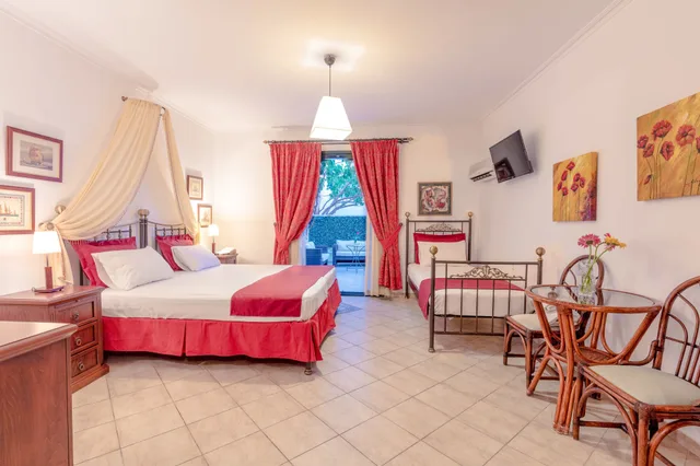 جناح جونيور كلاسيكي بسرير مزدوج مع أريكة بجاكوزي، Aktaion Beach Boutique Hotel and Spa 3/6