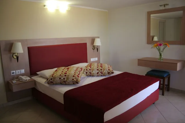 Lovenest, Studio, Queen Bed, Villa Medusa 4/8