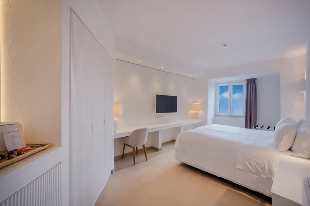 غرفة ديلوكس بسرير كينج بإطلالة على البحر، Pagoda Hotel Residence 1/3