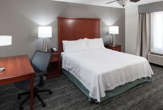 جناح بسرير كينج وسريرين كوين بغرفتي نوم، Homewood Suites by Hilton Denton 6/8