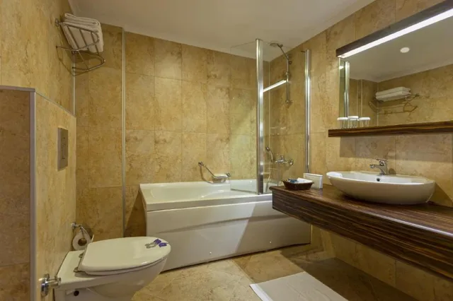 غرفة قياسية ثلاثية، Sunny Hill Alya Hotel 8/8