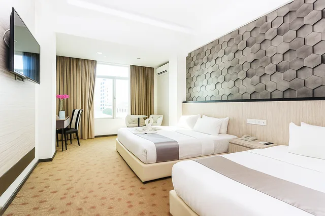 Family, 1 King and 1 Single Beds, THE REED HOTEL MELAKA – Formerly E-Red Hotel Melaka 2/2