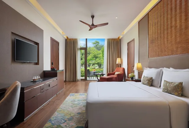 غرفة غراند فاخرة بسرير كينج، Taj Damdama Lake Resort & Spa, Gurugram 1/7