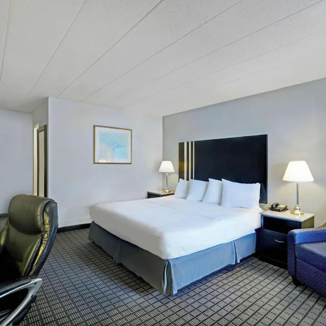 1 King Bed - Mobility Acc Tub Smk Micfridge، Motel6 Washington, PA 4/10